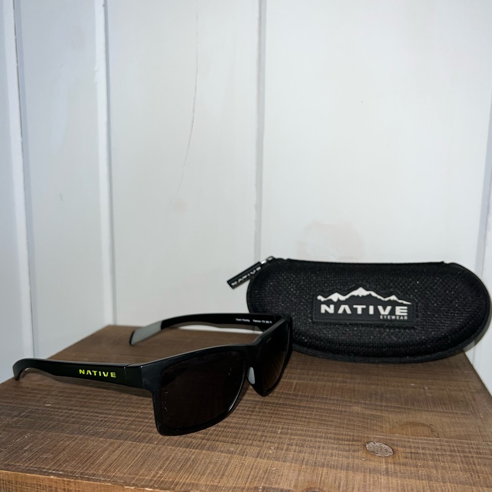 Native polarized sunglasses